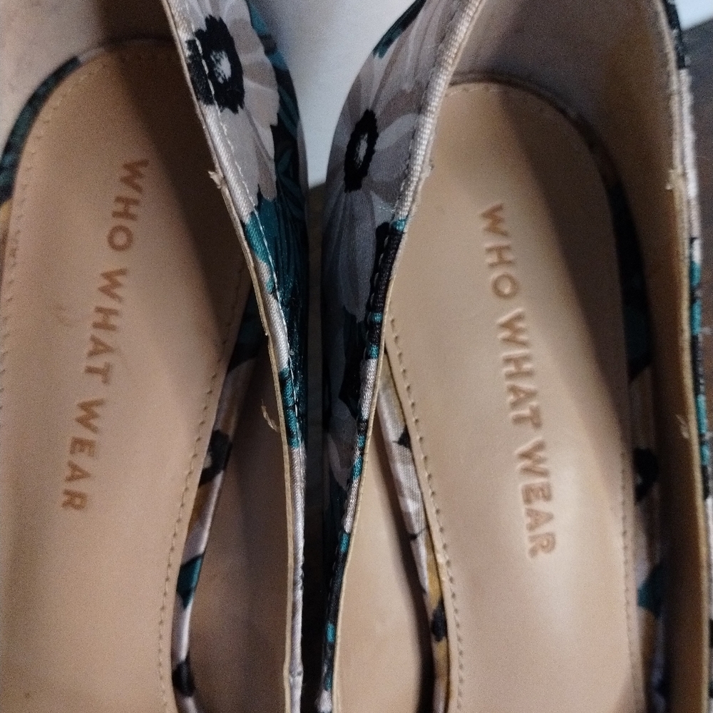Shoes - Picture 3 of 5